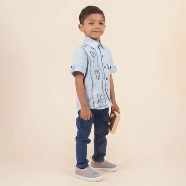 Button-down shirt for boys